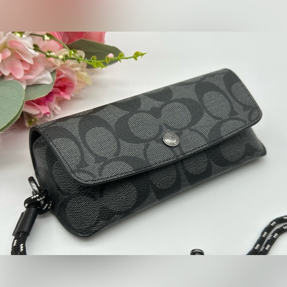 Coach Men’s Sunglass Case In Signature Case - Picture 2 of 13
